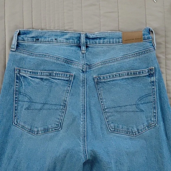 American Eagle Outfitters Super High Rise Baggy Straight Jeans - Picture 4 of 13